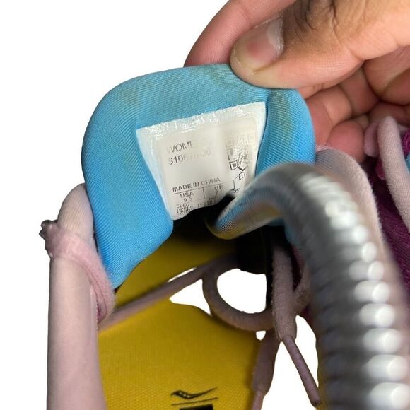 Saucony Womens Triumph 19 S10678-20 Purple Running Shoes Sneakers Size 9.5 - Picture 4 of 9